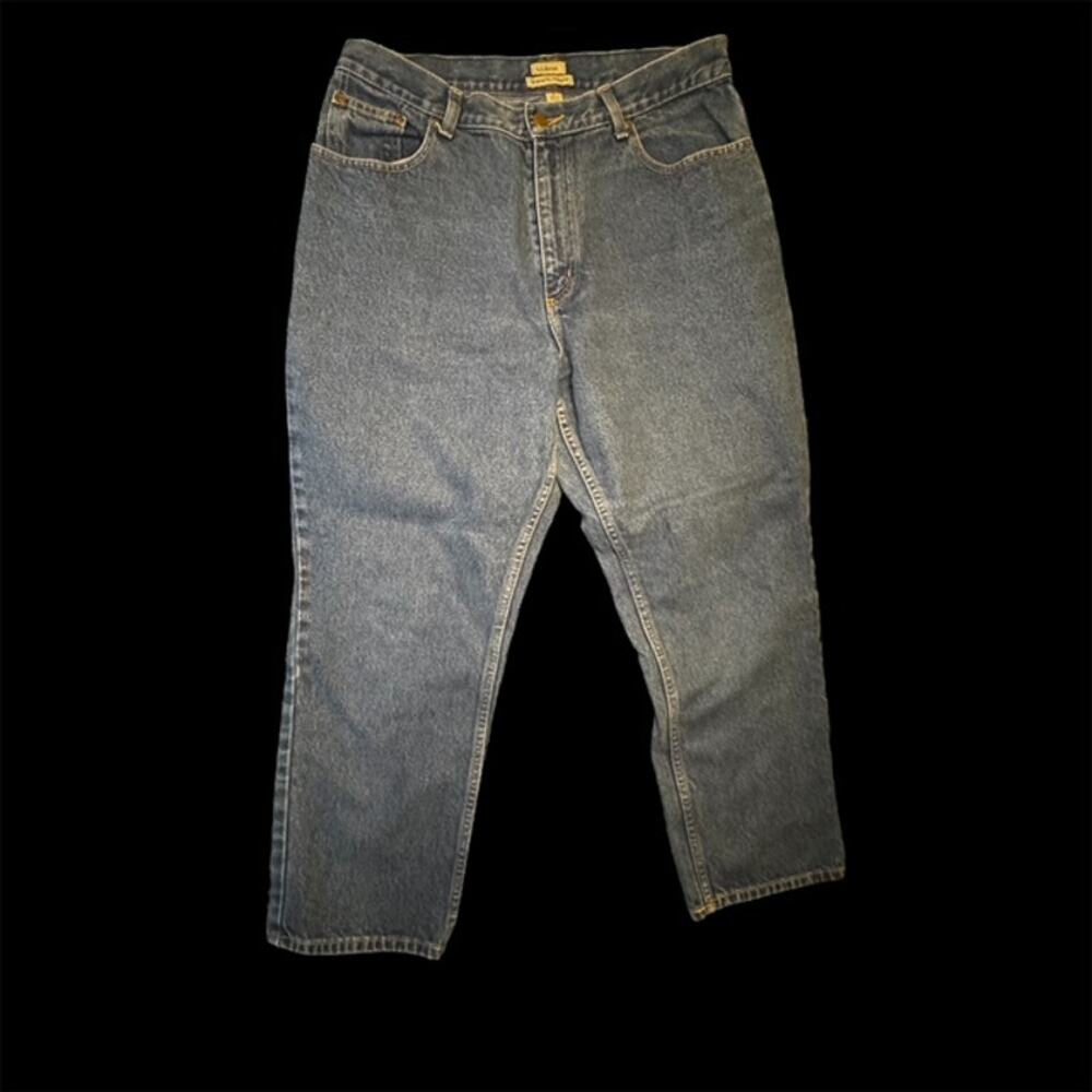 L.L. Bean Double Relaxed Fit Women’s Blue Denim Jeans. Size 16P